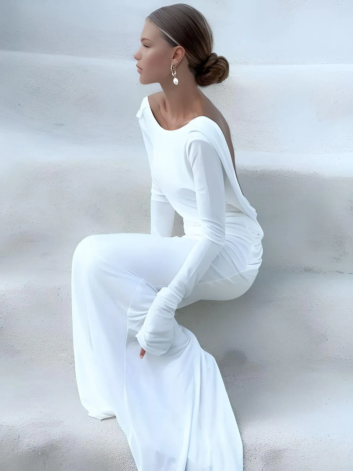 Chic Backless White Long Sleeve Dress For Women Slim Fit Pleated Elegant Round Neck Long Dresses Female Evening Gowns