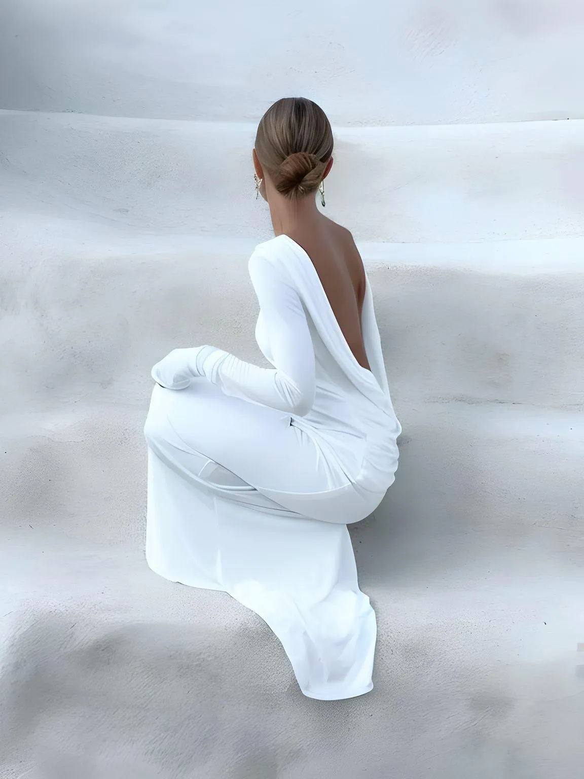 Chic Backless White Long Sleeve Dress For Women Slim Fit Pleated Elegant Round Neck Long Dresses Female Evening Gowns